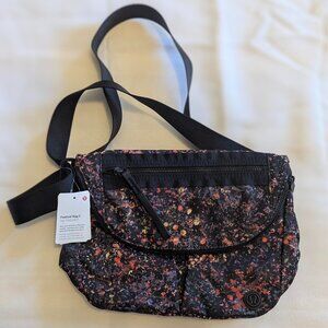 Lululemon Festival Bag II Flowerescent / Multi Black 5L  New NWT